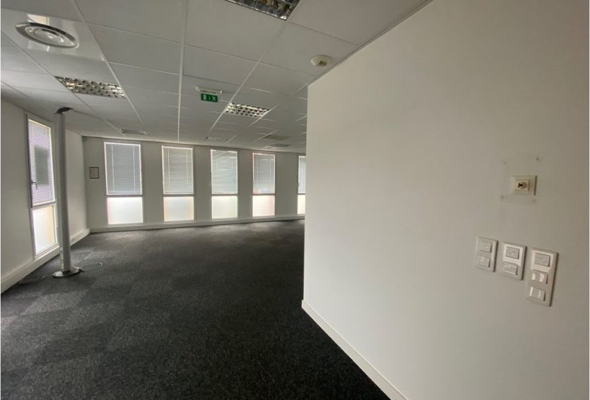 Bureaux – CHARTRES DE BRETAGNE CHARTRES DE BRETAGNE