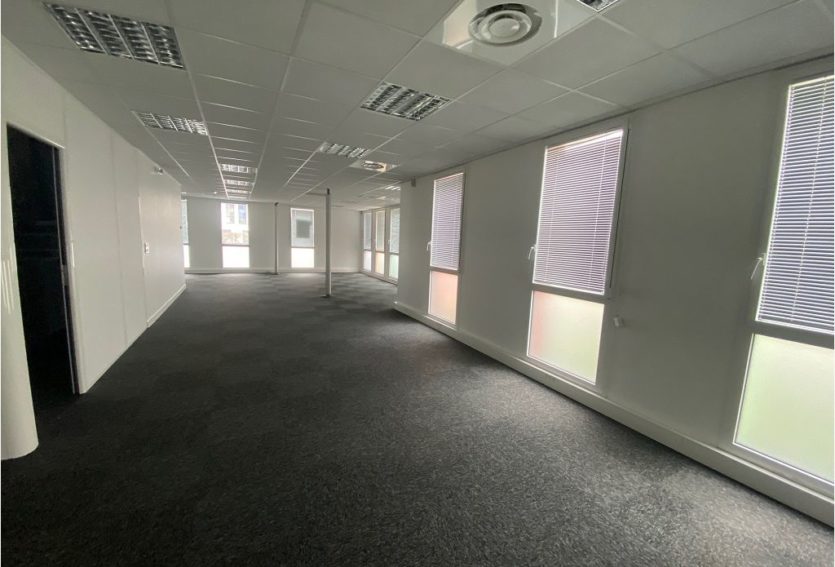 Bureaux – CHARTRES DE BRETAGNE CHARTRES DE BRETAGNE