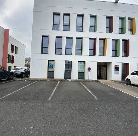 Bureaux – CHARTRES DE BRETAGNE CHARTRES DE BRETAGNE