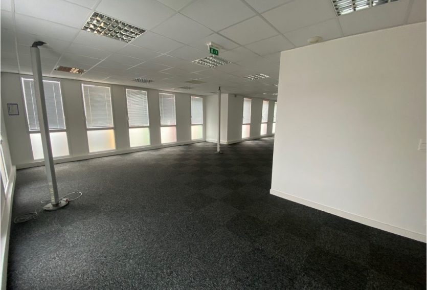 Bureaux – CHARTRES DE BRETAGNE CHARTRES DE BRETAGNE