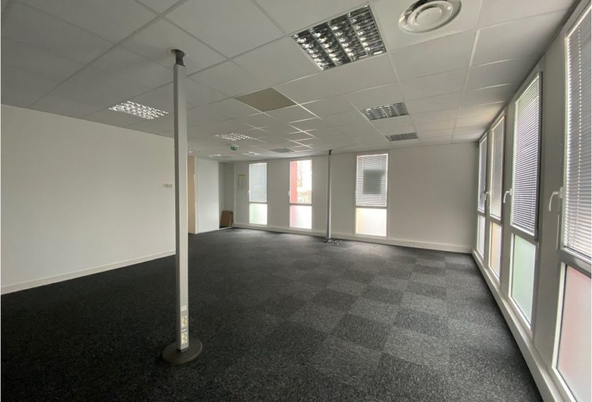 Bureaux – CHARTRES DE BRETAGNE CHARTRES DE BRETAGNE