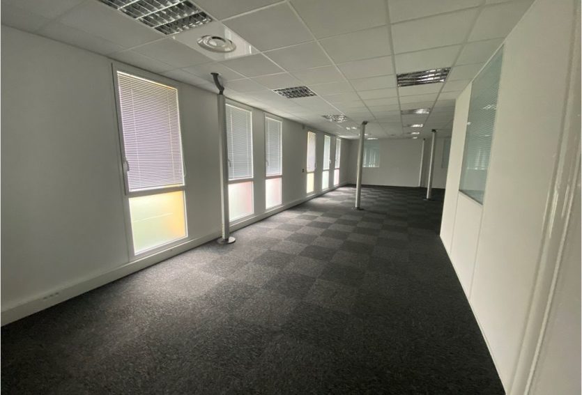 Bureaux – CHARTRES DE BRETAGNE CHARTRES DE BRETAGNE