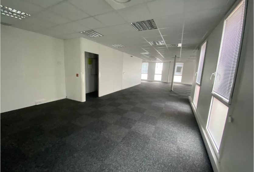 Bureaux – CHARTRES DE BRETAGNE CHARTRES DE BRETAGNE